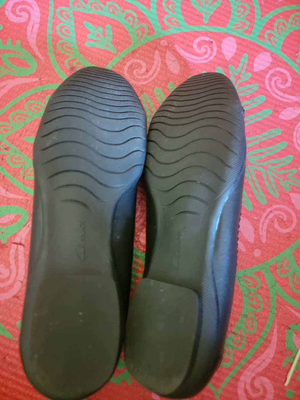 Clarks Black Leather Round-Toe Slip-On Flats